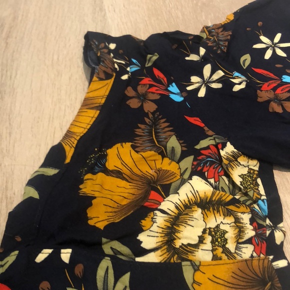 Flower Pattern Navy Set - Picture 2 of 3